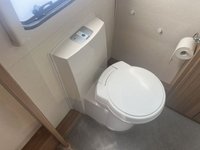 USED 2018 LUNAR QUASAR 674 Caravan 
