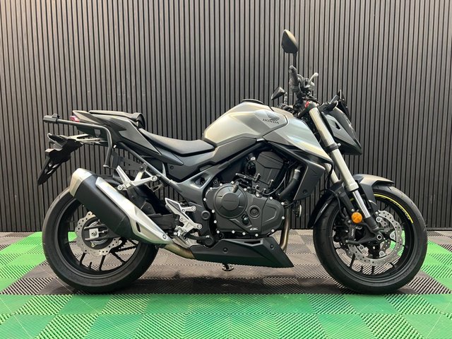 View our HONDA CB750 Hornet