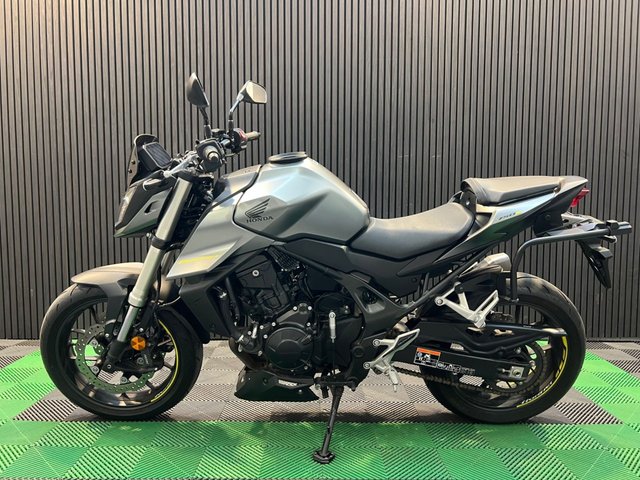 View our HONDA CB750 Hornet