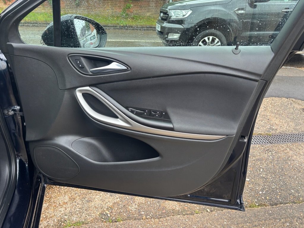 USED 2018 67 VAUXHALL ASTRA 1.4i SE Hatchback 5dr Petrol Manual Euro 6 (100 ps) &pound;ZERO DEPOSIT FINANCE