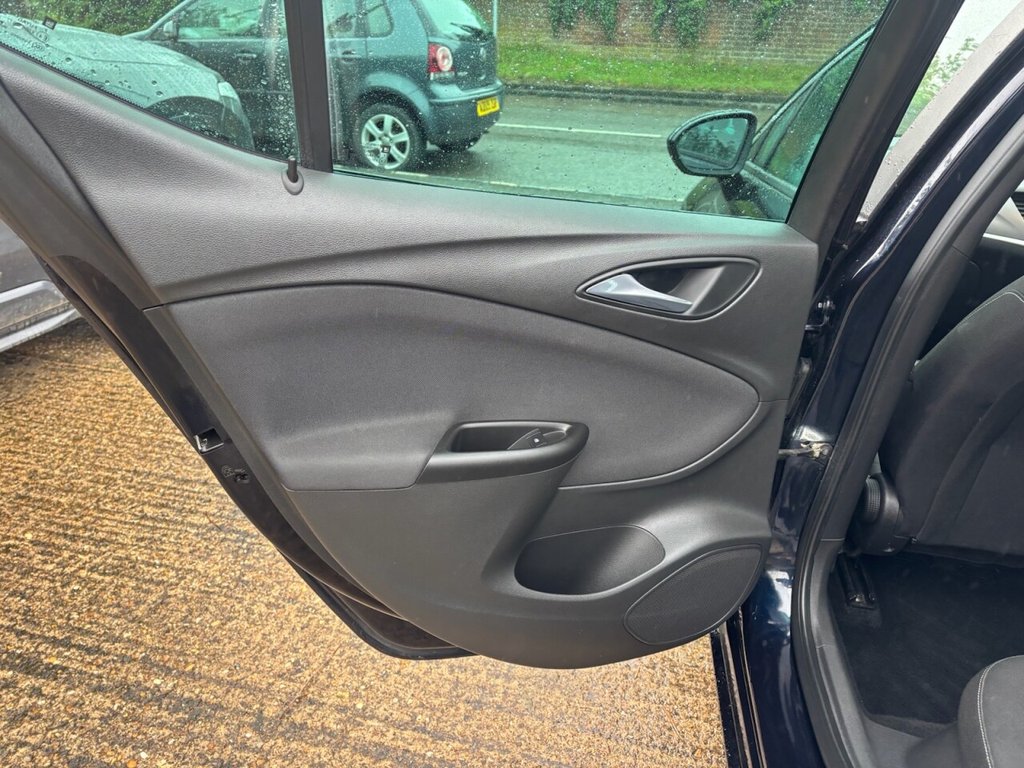 USED 2018 67 VAUXHALL ASTRA 1.4i SE Hatchback 5dr Petrol Manual Euro 6 (100 ps) &pound;ZERO DEPOSIT FINANCE