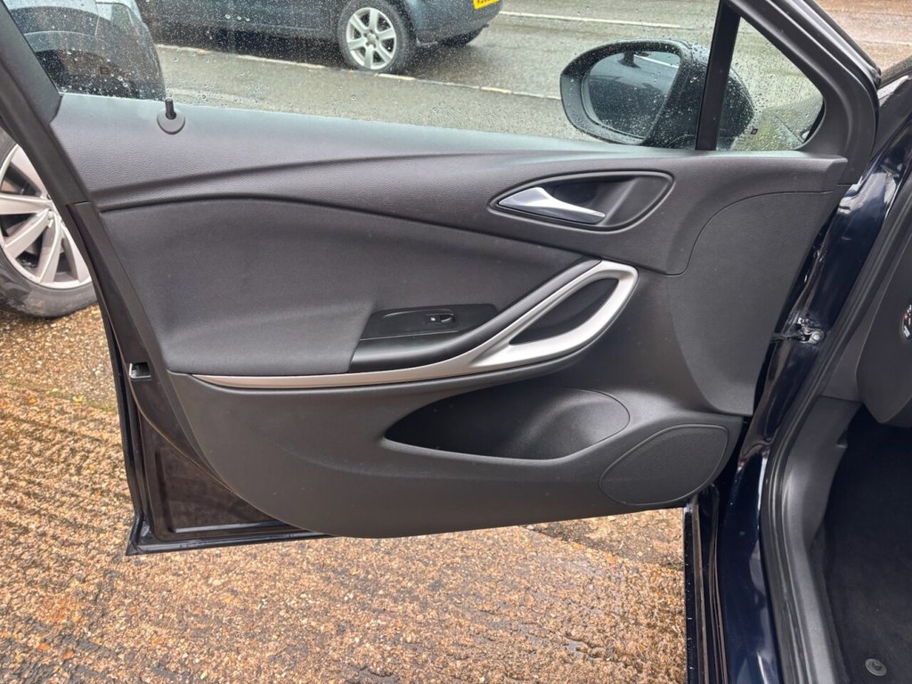 USED 2018 67 VAUXHALL ASTRA 1.4i SE Hatchback 5dr Petrol Manual Euro 6 (100 ps) &pound;ZERO DEPOSIT FINANCE