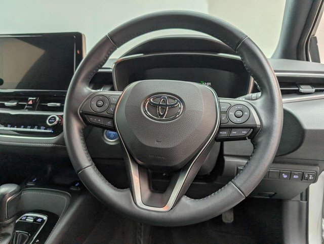 USED 2022 72 TOYOTA COROLLA 1.8 Corolla Design HEV CVT 5dr CLICK+COLLECT / HOME DELIVERY