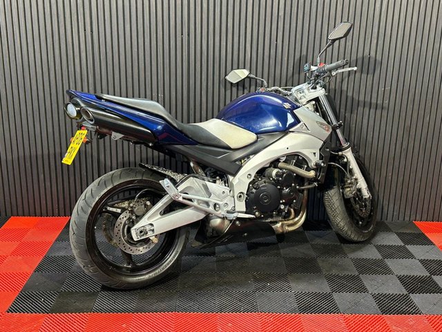 View our SUZUKI GSR600