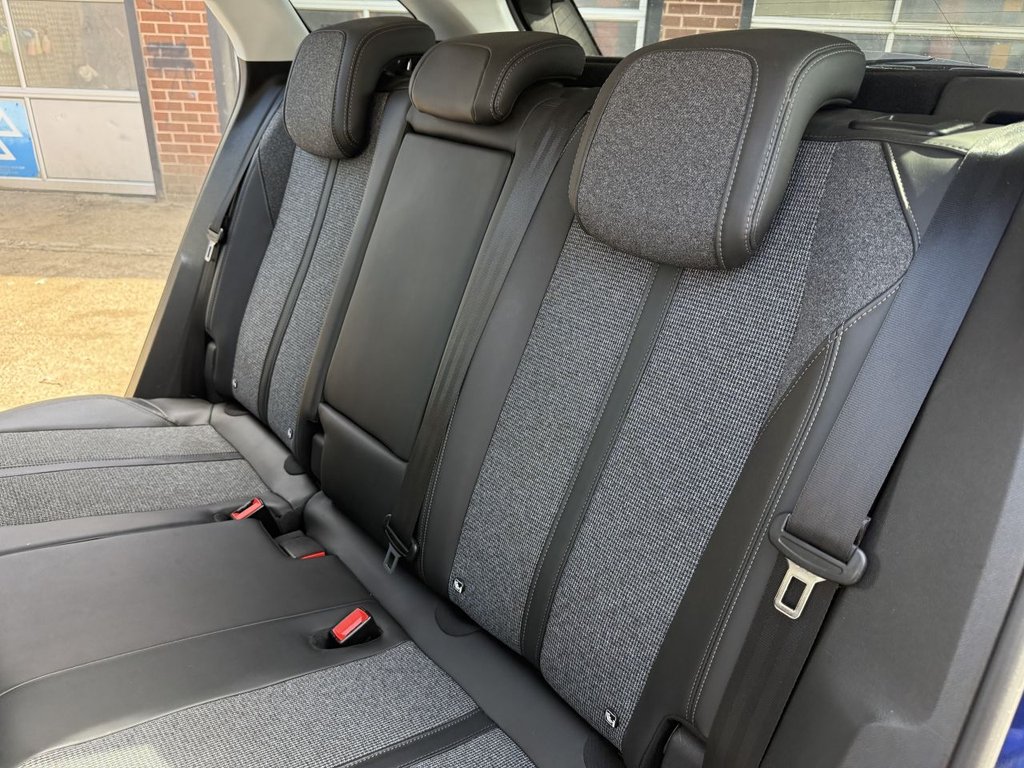 USED 2018 18 PEUGEOT 3008 1.5 BlueHDi Allure SUV 5dr Diesel EAT Euro 6 (s/s) (130 ps) Apple CarPlay, Rear Camera
