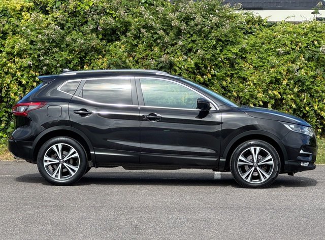 View our NISSAN QASHQAI