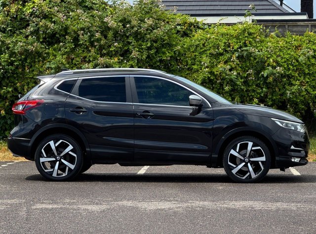 View our NISSAN QASHQAI