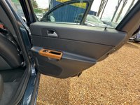 USED 2009 59 VOLVO V50 2.0D GPF SE Lux Estate 5dr Diesel Powershift Euro 4 (136 ps) ABS AND AIR CON
