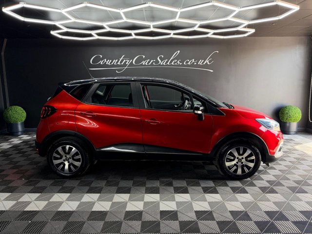 View our RENAULT CAPTUR