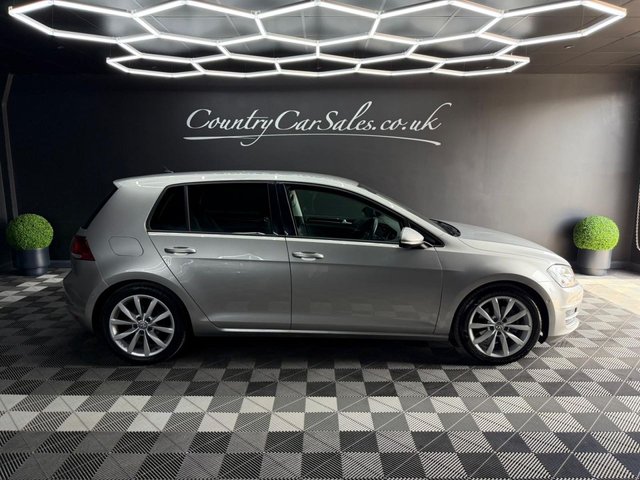 View our VOLKSWAGEN GOLF