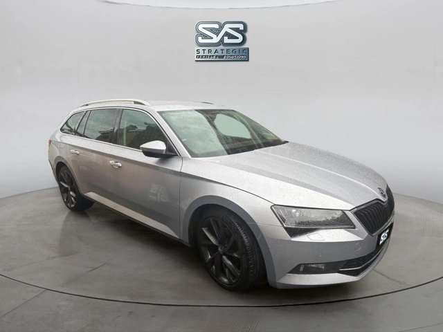 View our Skoda Superb 2.0 TDI SE L Executive Estate 5dr Diesel DSG Euro 6 (s/s) (150 ps)