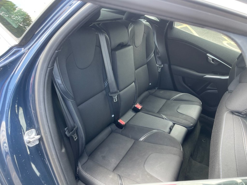 2015 Volvo V40 thumbnail 11
