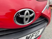 USED 2019 19 TOYOTA YARIS 1.5 VVT-i Icon Tech Hatchback 5dr Petrol Manual Euro 6 (111 ps) Nav Camera Sensors Cruise DAB