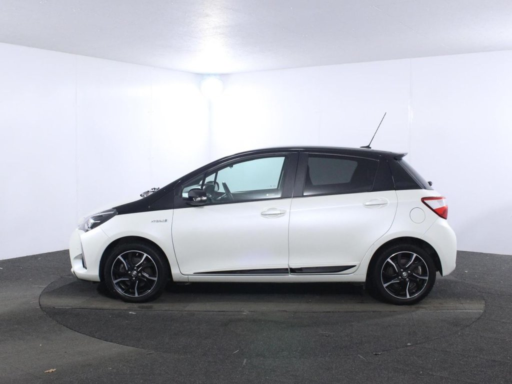 USED 2018 68 TOYOTA YARIS 1.5 VVT-h Cyan Bi-Tone Hatchback 5dr Petrol Hybrid E-CVT Euro 6 (s/s) (100 ps) 