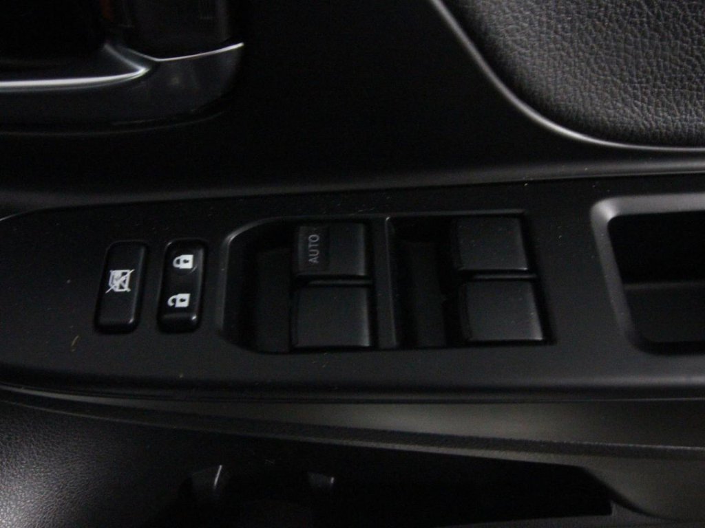 USED 2018 68 TOYOTA YARIS 1.5 VVT-h Cyan Bi-Tone Hatchback 5dr Petrol Hybrid E-CVT Euro 6 (s/s) (100 ps) 