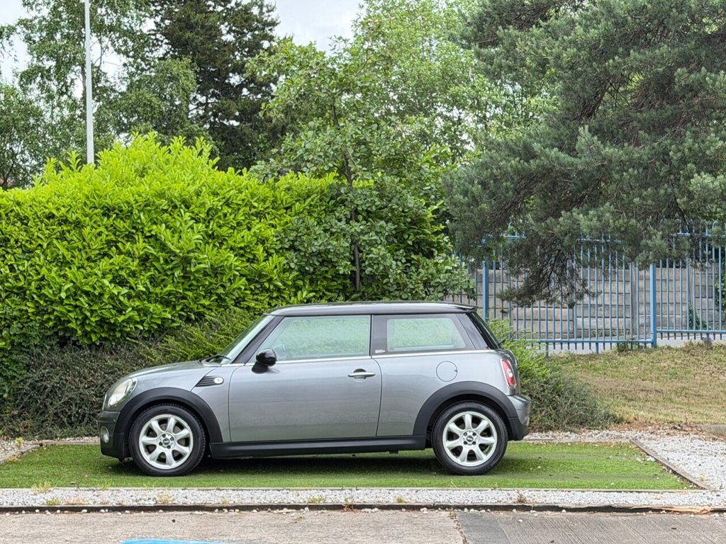 USED 2009 09 MINI HATCH 1.6 Cooper D Graphite Hatchback 3dr Diesel Manual Euro 4 (110 ps) AIR CON, BLUETOOTH, ALLOYS