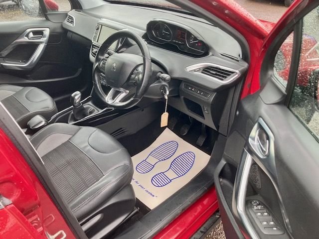 View our PEUGEOT 2008