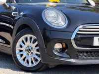USED 2015 15 MINI HATCH 1.5 Cooper Hatchback 5dr Petrol Auto Euro 6 (s/s) (136 ps) STUNNING HIGH SPEC AUTOMATIC 5 DOOR MINI, OVER &pound;8000 WORTH OF FACTORY EXTRAS INC CHILI PACK, 1/2 LEATHER, SAT NAV, MEDIA XL, ENHANCED BLUETOOTH, WHITE INDICATOR LENSES, CRUISE, AUTO AIR CON.