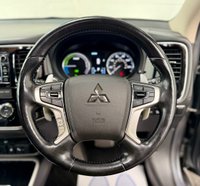 USED 2017 17 MITSUBISHI OUTLANDER 2.0h 12kWh 4h SUV 5dr Petrol Plug-in Hybrid CVT 4WD Euro 6 (s/s) (200 ps) 