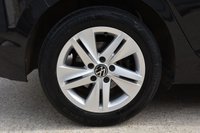 USED 2021 70 VOLKSWAGEN GOLF 1.5 eTSI MHEV Life Hatchback 5dr Petrol Hybrid DSG Euro 6 (s/s) (150 ps) 1 Former Keeper | Full Service History | Satellite Navigation | Climate Control | Alloy Wheels | Park Assist | MOT Valid (05/03/2027)