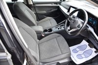 USED 2021 70 VOLKSWAGEN GOLF 1.5 eTSI MHEV Life Hatchback 5dr Petrol Hybrid DSG Euro 6 (s/s) (150 ps) 1 Former Keeper | Full Service History | Satellite Navigation | Climate Control | Alloy Wheels | Park Assist | MOT Valid (05/03/2027)