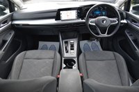USED 2021 70 VOLKSWAGEN GOLF 1.5 eTSI MHEV Life Hatchback 5dr Petrol Hybrid DSG Euro 6 (s/s) (150 ps) 1 Former Keeper | Full Service History | Satellite Navigation | Climate Control | Alloy Wheels | Park Assist | MOT Valid (05/03/2027)