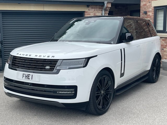 View our Land Rover Range Rover 3.0 D300 MHEV SE SUV 5dr Diesel Auto 4WD Euro 6 (s/s) (300 ps)