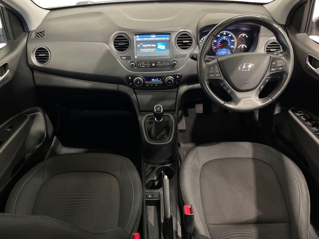 USED 2018 68 HYUNDAI I10 1.2 Premium SE Hatchback 5dr Petrol Manual Euro 6 (87 ps) APPLE CAR PLAY AND ANDROID AUTO