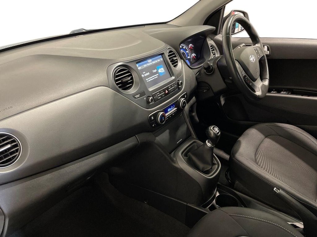 USED 2018 68 HYUNDAI I10 1.2 Premium SE Hatchback 5dr Petrol Manual Euro 6 (87 ps) APPLE CAR PLAY AND ANDROID AUTO