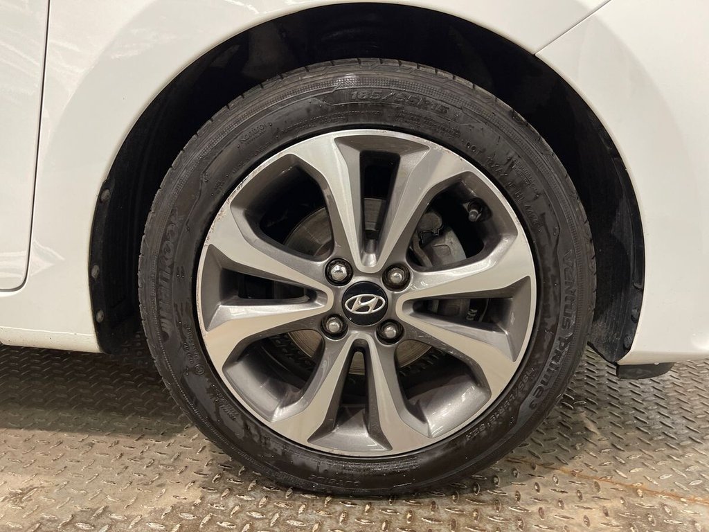 USED 2018 68 HYUNDAI I10 1.2 Premium SE Hatchback 5dr Petrol Manual Euro 6 (87 ps) APPLE CAR PLAY AND ANDROID AUTO