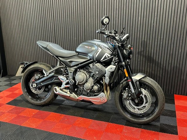 View our TRIUMPH Trident 660