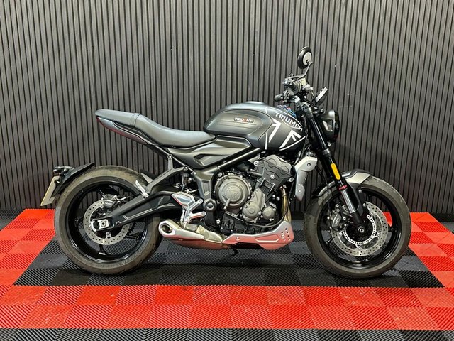 View our TRIUMPH Trident 660