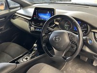 USED 2019 69 TOYOTA C-HR 1.8 VVT-h Dynamic SUV 5dr Petrol Hybrid CVT Euro 6 (s/s) (122 ps) FHTD SEATS+SAT NAV+DAB