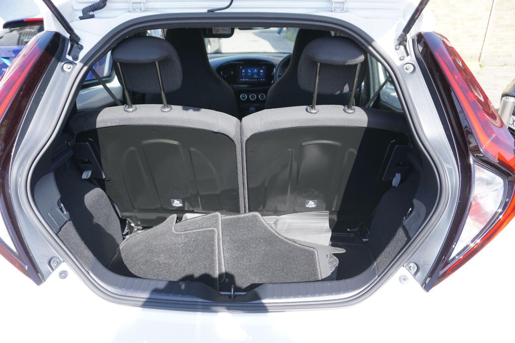 USED 2024 74 TOYOTA AYGO X 1.0 VVT-i Pure x-shift Euro 6 (s/s) 5dr AUTO/LOW MILES!!!