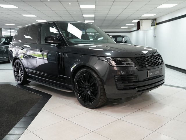 View our Land Rover Range Rover 3.0 SD V6 Vogue SUV 5dr Diesel Auto 4WD Euro 6 (s/s) (275 ps)