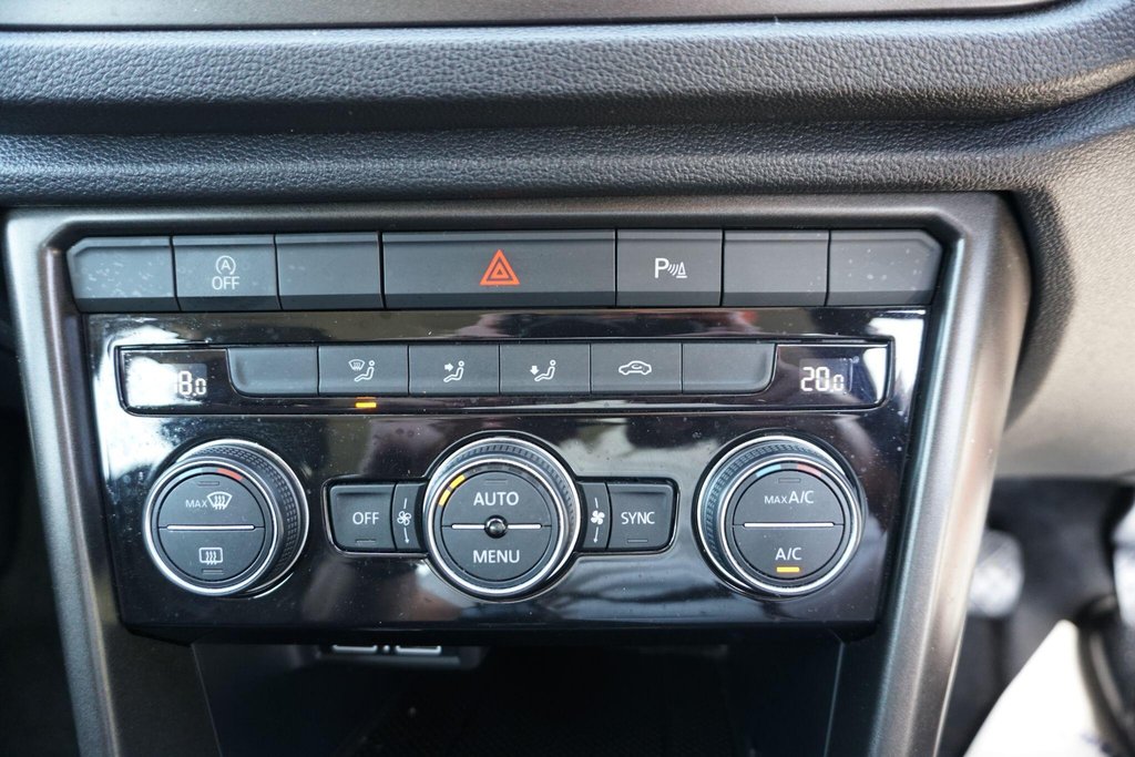 USED 2018 18 VOLKSWAGEN T-ROC 1.0 TSI SE Euro 6 (s/s) 5dr SERVICE HISTORY/JUST IN!!