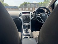 USED 2014 63 VAUXHALL ASTRA 1.6 16v SRi Hatchback 5dr Petrol Manual Euro 5 (115 ps) TWO OWNERS*DECEMBER MOT*ALLOYS*AC