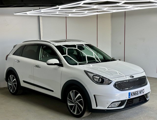 View our Kia Niro 1.6h GDi First Edition SUV 5dr Petrol Hybrid DCT Euro 6 (s/s) (139 bhp)