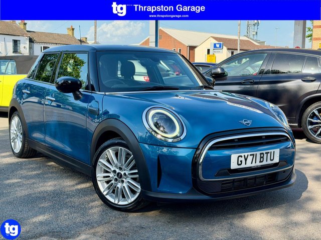 View our MINI Hatch 1.5 Cooper Exclusive Steptronic Euro 6 (s/s) 5dr
