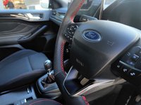 USED 2023 72 FORD FOCUS 1.0T EcoBoost ST-Line Hatchback 5dr Petrol Manual Euro 6 (s/s) (125 ps) ***1OWNER+NAV+CRUISE+APPLEPLAY+PARKAID+PRIVACY*** (1Owner,Nav,Cruise,ParkAid,ApplePlay,FSH,7K)