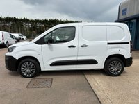 USED 2022 72 PEUGEOT PARTNER Professional Premium L1 1.5 BlueHDi 1000 SWB Diesel Panel Van Manual Euro 6 (s/s) (100 bhp) Recent service with all filters replaced - Only 34,111 miles, Facelift model - EURO 6 (ULEZ compliant) - Built in touchscreen with Satnav connectivity & DAB, Air conditioning, E/W, Bluetooth, rear parking sensors, cruise control, electric power fold mirror's, 3 seats, full bulkhead, ply lined, driver's airbag, side loading door, remote central Locking, Alarm, USB port, steering column radio control, barn rear doors, spare key, finance arranged on site & 6 months premium Autoguard warranty.