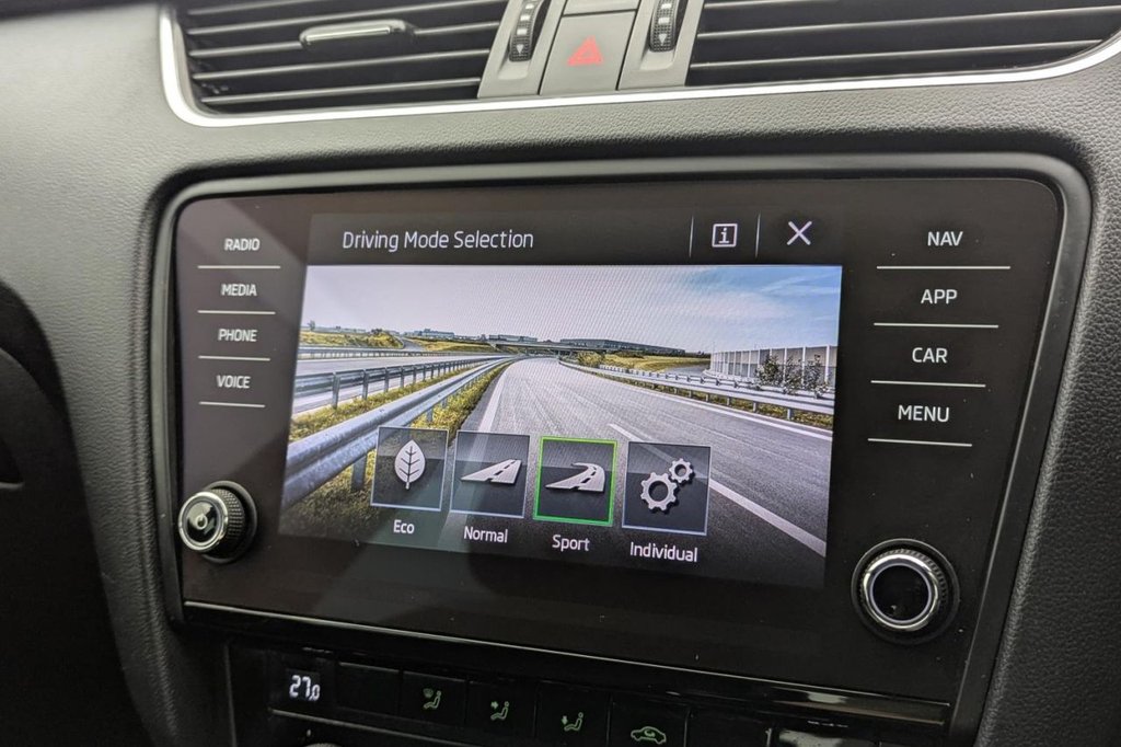 USED 2019 69 SKODA OCTAVIA 2.0 TDI SE L Estate 5dr Diesel Manual Euro 6 (s/s) (150 ps) Car Play, Sat Nav, Sensors