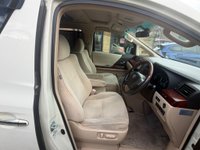 USED TOYOTA ALPHARD Double sunroof +electric doors