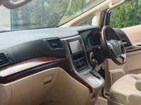 USED TOYOTA ALPHARD Double sunroof +electric doors