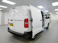 USED 2024 24 PEUGEOT E-EXPERT 100 KW 75 KWH L1 PROFESSIONAL AUTOMATIC ( DELIVERY MILES ) ELECTRIC | CARPLAY | AIR CON | DELIVERY MILES !