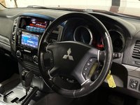 USED 2015 65 MITSUBISHI SHOGUN 3.2 DI-DC SG3 SUV 5dr Diesel Auto 4WD Euro 6 LWB (187 ps) 