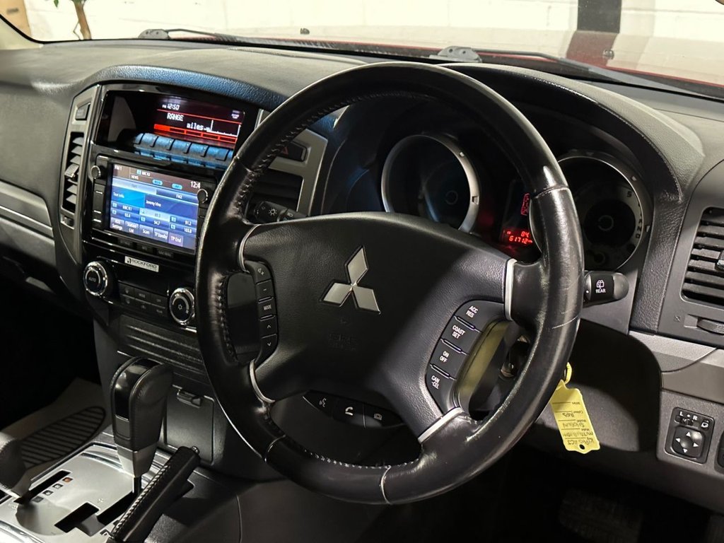 USED 2015 65 MITSUBISHI SHOGUN 3.2 DI-DC SG3 SUV 5dr Diesel Auto 4WD Euro 6 LWB (187 ps) 