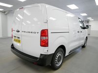USED 2024 24 PEUGEOT E-EXPERT 100 KW 75 KWH L1 PROFESSIONAL AUTOMATIC ( DELIVERY MILES ) ELECTRIC | CARPLAY | AIR CON | DELIVERY MILES !