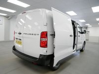 USED 2024 24 PEUGEOT E-EXPERT 100 KW 75 KWH L1 PROFESSIONAL AUTOMATIC ( DELIVERY MILES ) ELECTRIC | CARPLAY | AIR CON | DELIVERY MILES !