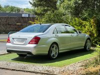 USED 2013 13 MERCEDES-BENZ S-CLASS 3.0 S350L V6 BlueTEC AMG Sport Edition Saloon 4dr Diesel G-Tronic+ Euro 6 (s/s) (258 ps) A ONE PREVIOUS OWNER EXAMPLE OF THE LUXURIOUSLY APPOINTED LONG  WHEEL BASE MODEL WITH LOWER VED OF JUST &pound;325 PER YEAR AND TWIN PANORAMIC SUNROOFS